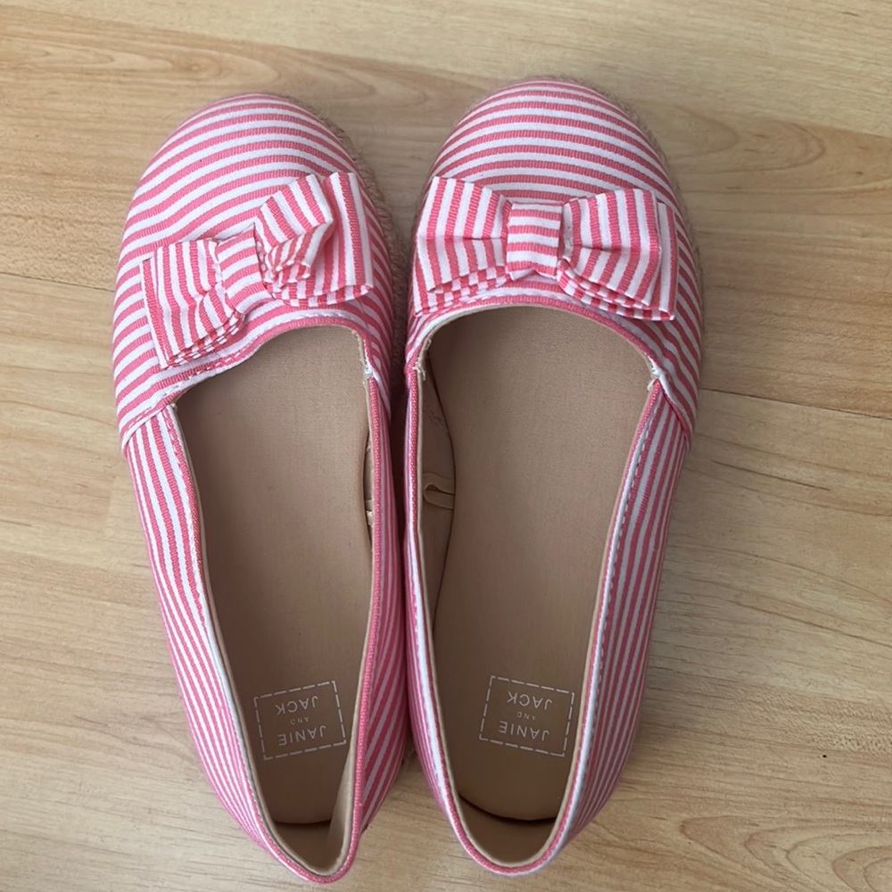 Girls Janie and Jack espadrilles size 8. Never worn.